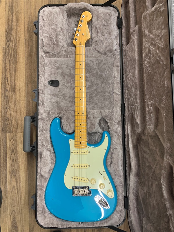 Fender USA American Professional II Stratocaster Miami Blueの画像